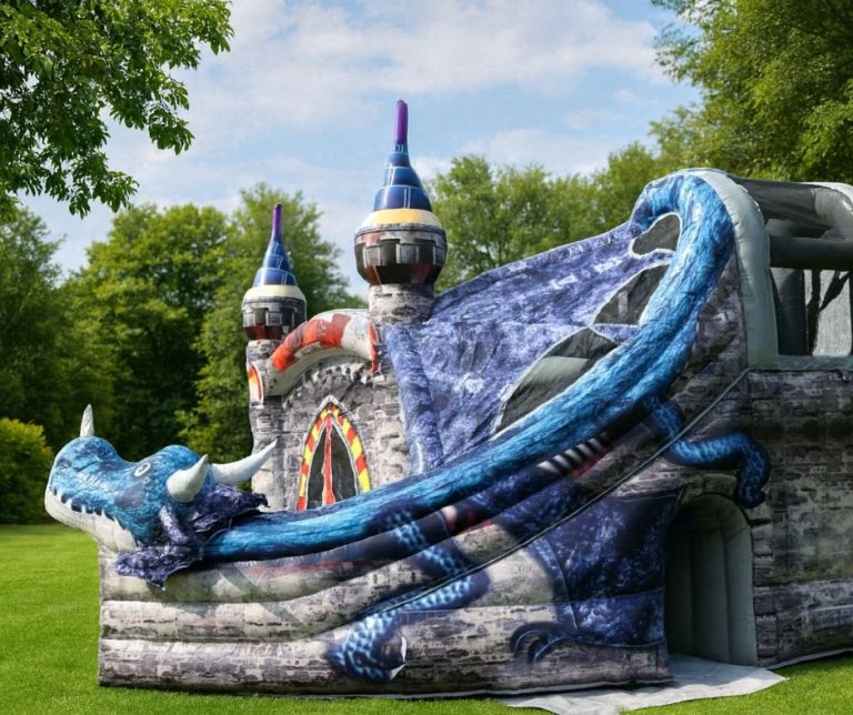 Hüpfburg Drachenfestung - Wer nimmt es mit Dreihorn auf? | Maße ca. 6,00m x 5,50m x 5,00m